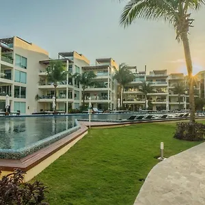 Apartahotel The Elements Oceanfront & Beachside
