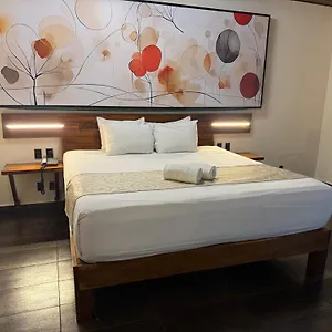Hotel Reina Roja